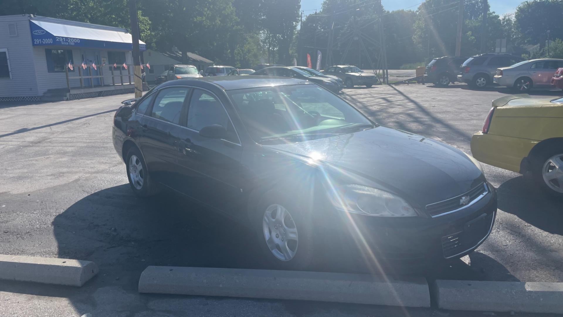 2007 BLACK /GRAY Chevrolet Impala LS (2G1WB58K279) with an 3.5L V6 OHV 16V FFV engine, 4-Speed Automatic Overdrive transmission, located at 2710A Westlane Rd., Indianapolis, IN, 46268, (317) 291-2000, 39.885670, -86.208160 - Photo#8